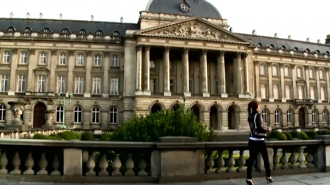 Sexy Tourist Pounds Big Black Cock Wildly