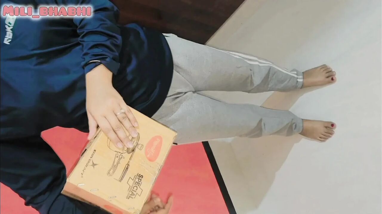 Desi Hindi delivery girl fuck hardcopy with big black cock, Xxxx hindi audio sex