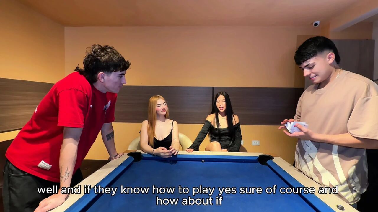 Card game between friends that ended in a great wild - SPACE PRODUCTIONS