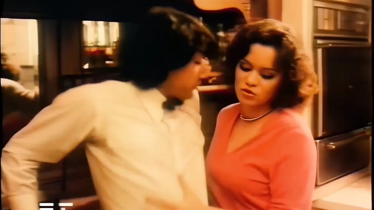 The Waiter Bangs a Sexy Customer