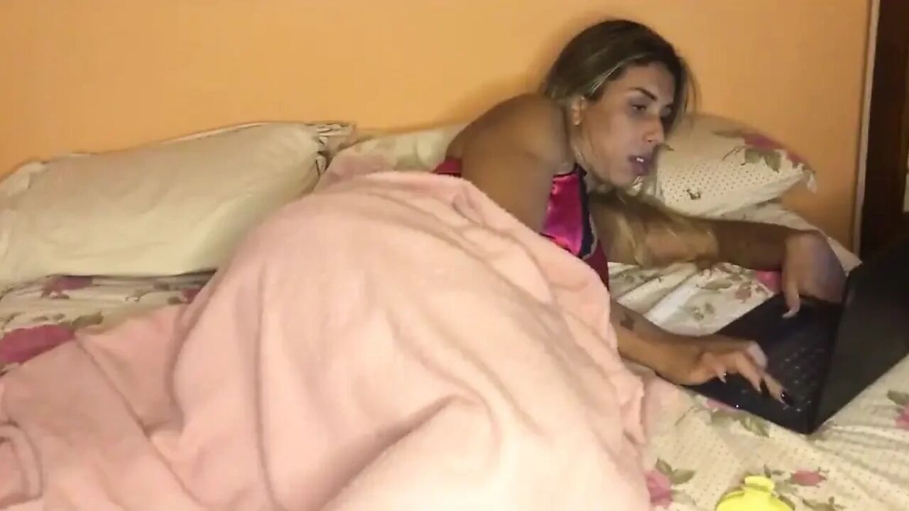 She Was Doing a Camgirl Job and I Couldn't Resist, Fucked Her Ass