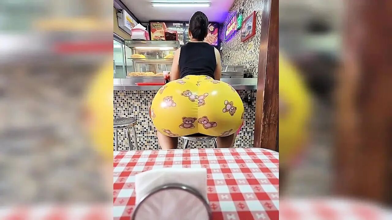 Big ass eating hamburger