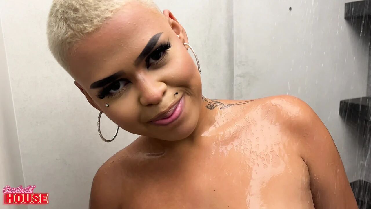 She Had Great Sex and Received Her First Anal Penetrations to Lose Her Virginity