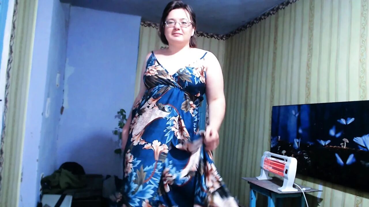 Hot Dancing with a Hot Girl in a Good Mood