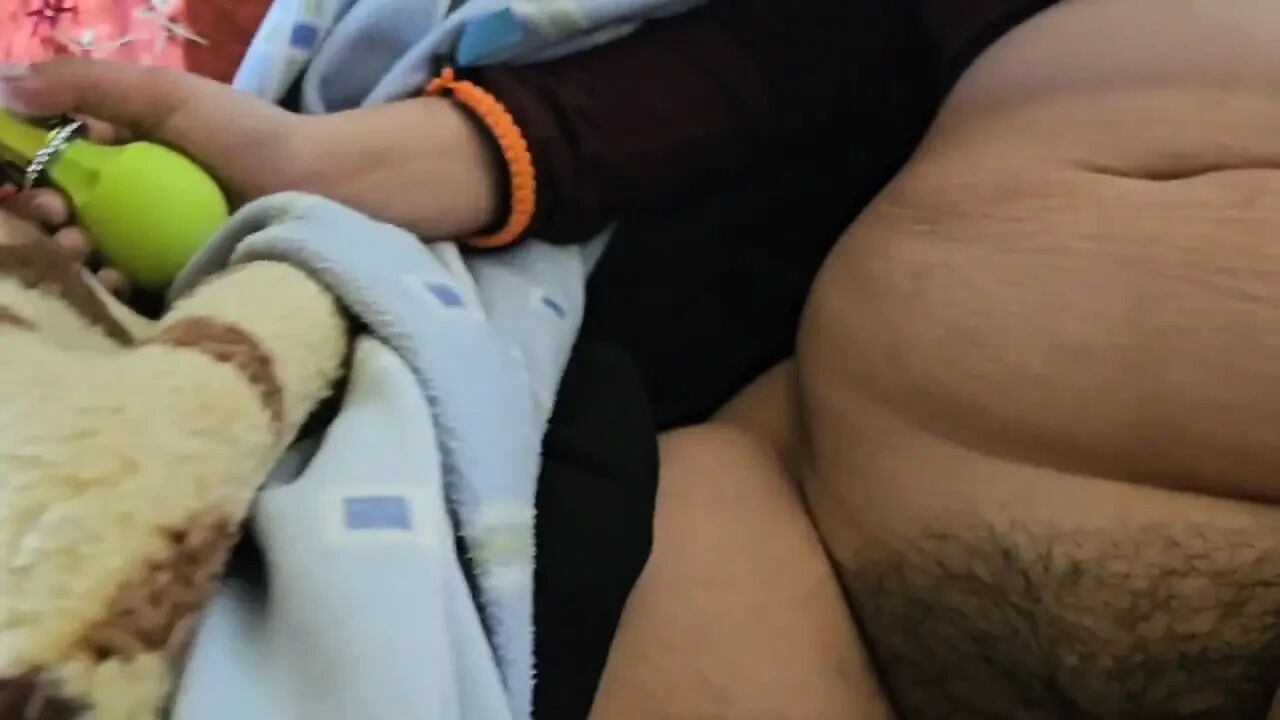 She masturbates and I take the opportunity to put her in and cum inside