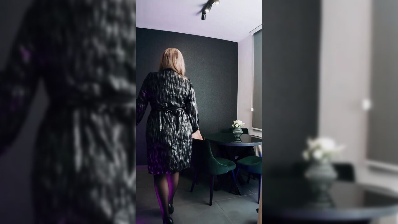 Mature Stepmom and Her Naked Stepdaughter - Deep Strap-on Instead of Breakfast