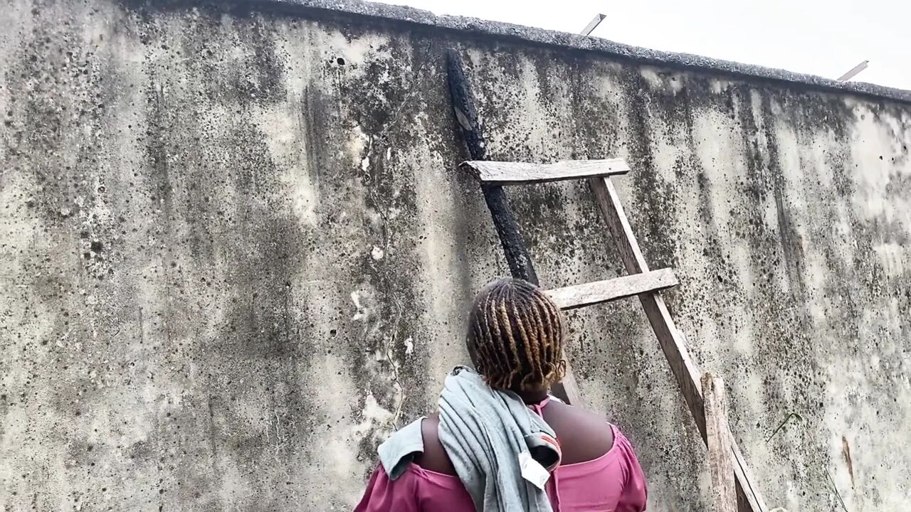 Trying to Help My Neighbor Put Cloth on D Rope Before I Could Know My Dick Is in Her Pussy