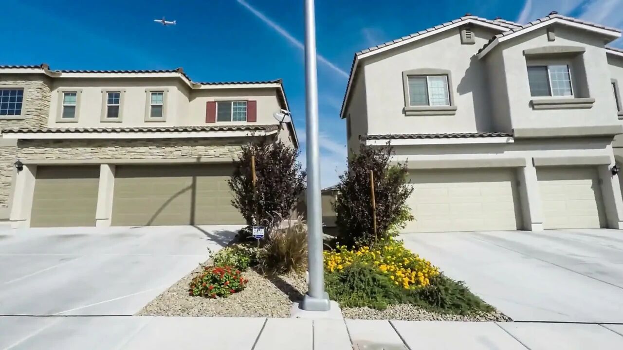 Girlfriendsfilms lesbian neighbor affairs - scene 2