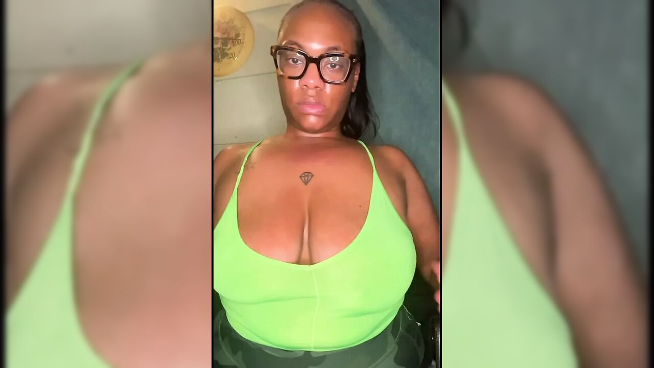 Having fun with my pussy outside