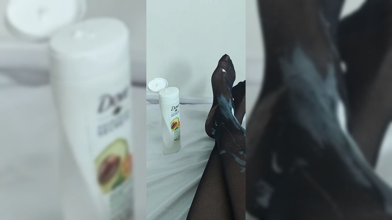 BLACK PANTYHOSE WITH LOTS OF COSMETICS