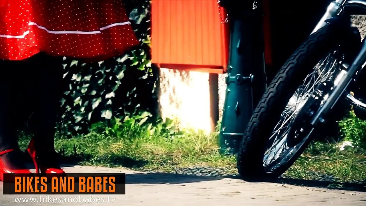 Amelia de luxe - bikes and babes tv sexy videos