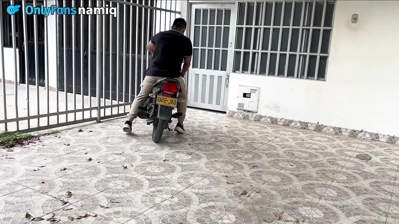 Sexy Real Estate Company Visits My House and I Fuck Her