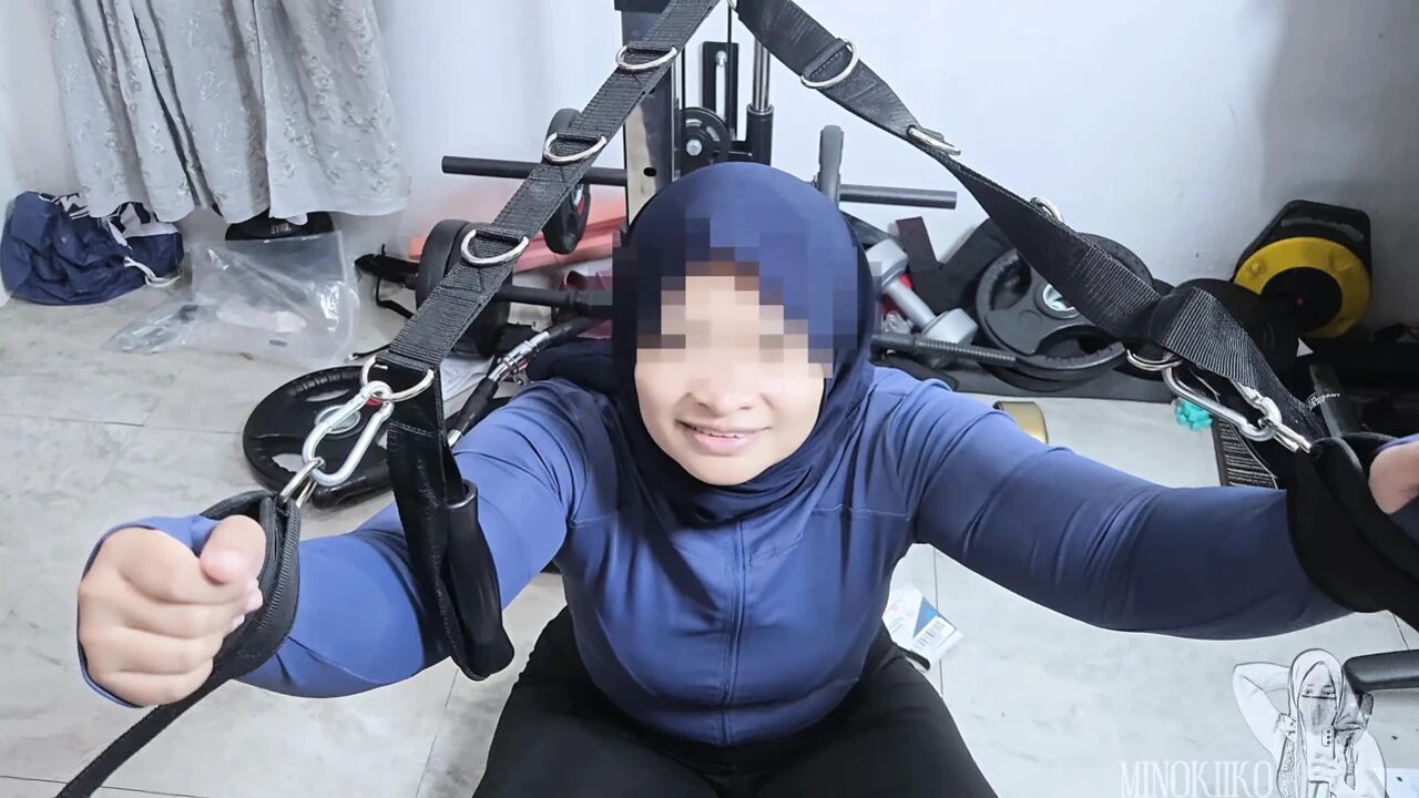 Asian Hijab Girl Stuck At Fitness Tools and Got Cum In Face By Her Trainer - Minokiiko