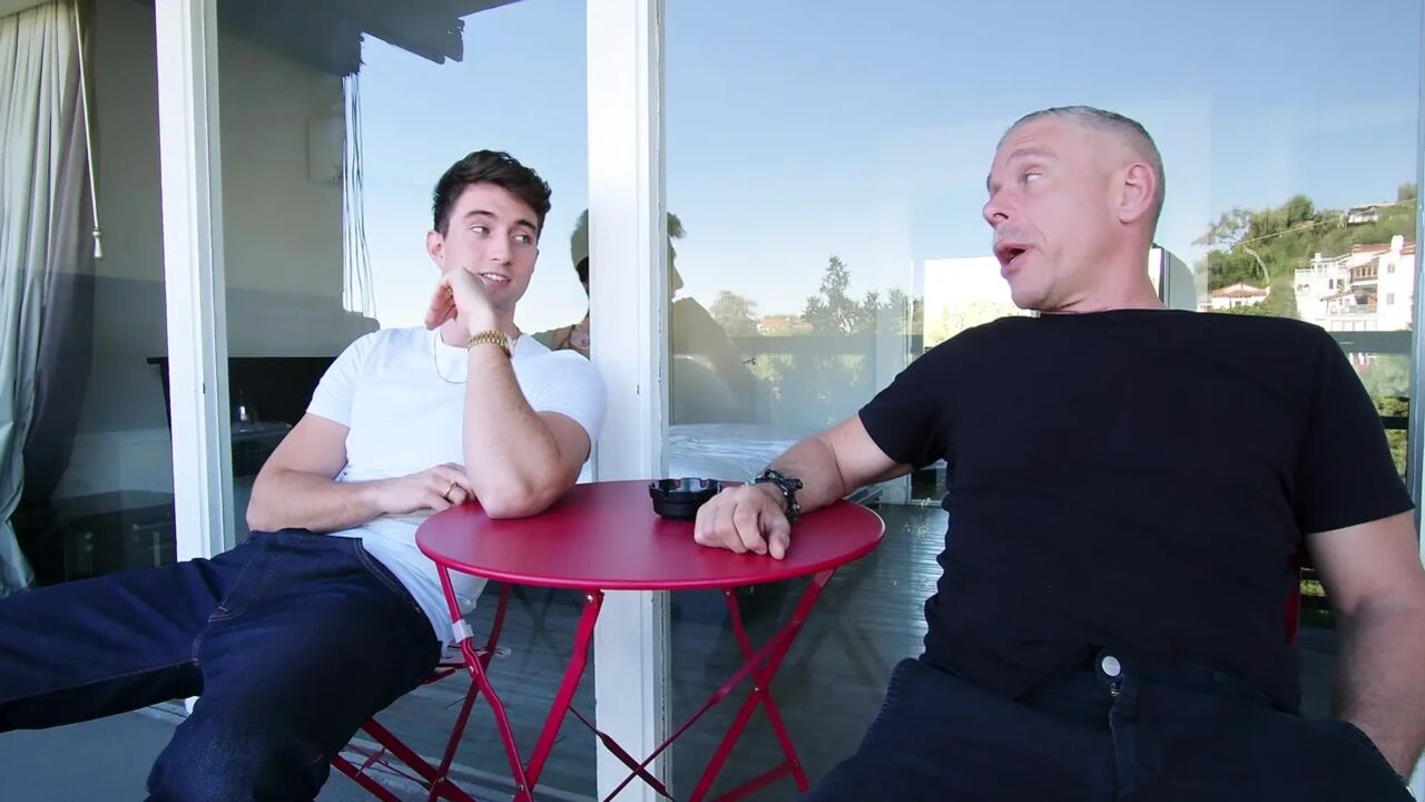 Tight Pussy Doesn't Stop Squirting After Getting 2 Huge Cocks at Once - Jessie Pony