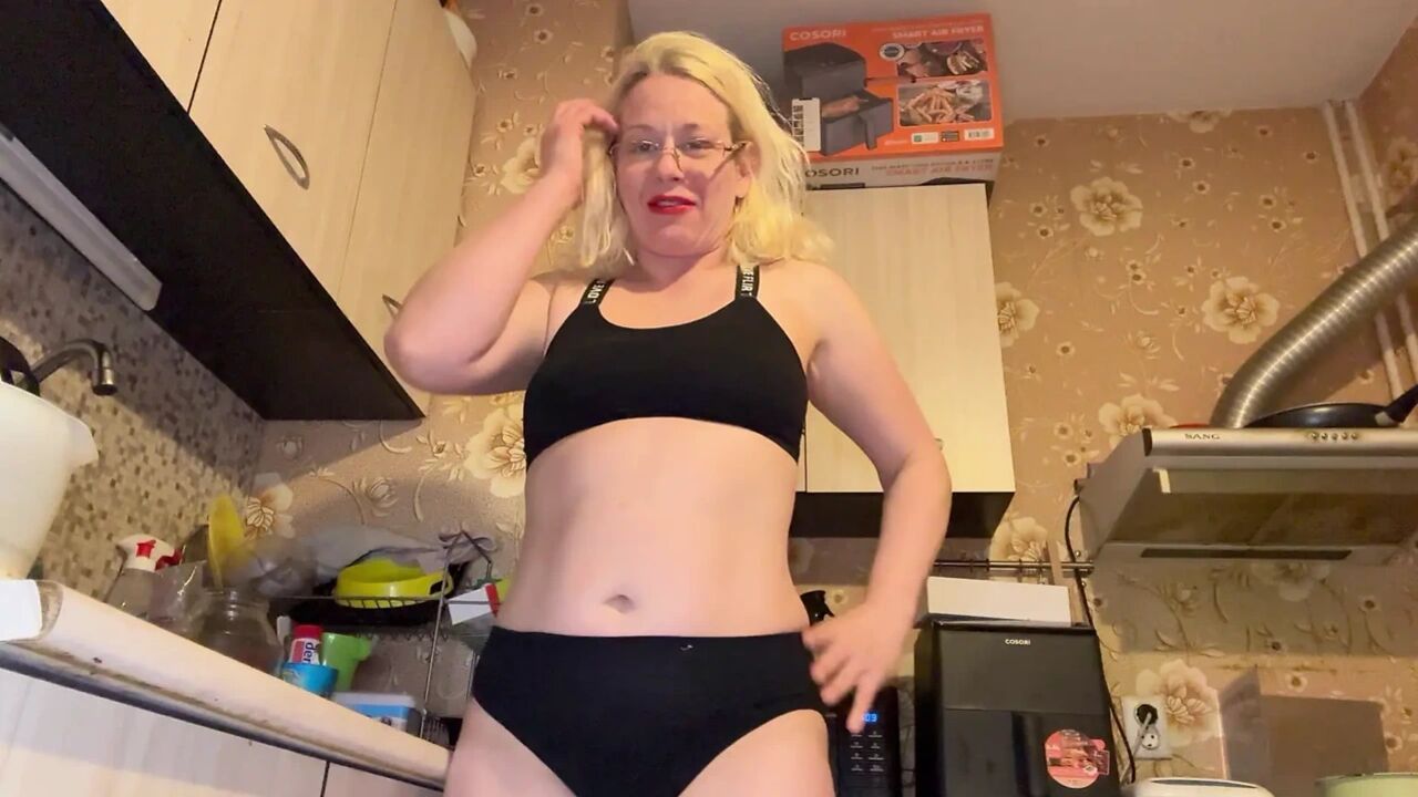 Waxing my thighs and oil up