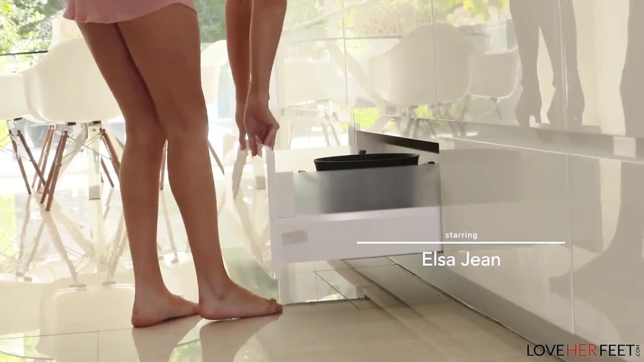 Elsa Jean, busty babe pornstar loves the best sexy things for her feet