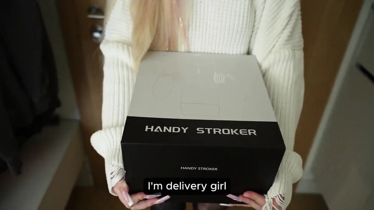 Fucked the Hot Courier Girl and Took the Package for Free