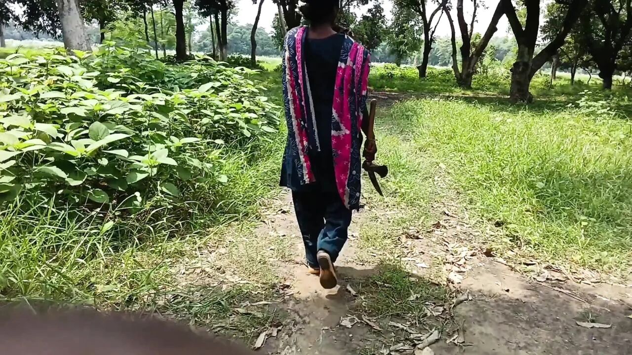 Hot Village Desi Bhabhi Sex Today Met in Forest Park - Bhabhi Meri Dost