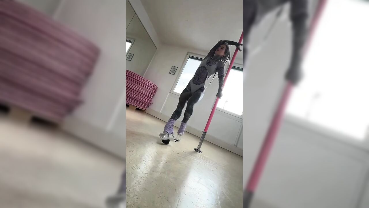 I am dancing on the pole for you !