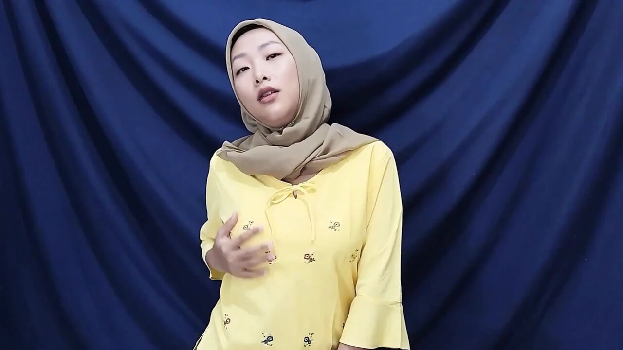 hijab filipina women masturbate together with Neighbour