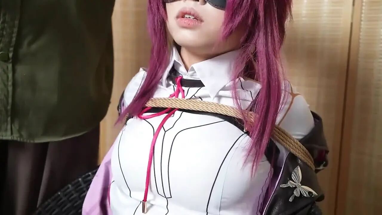 Xr8-cosplay Bondage 2