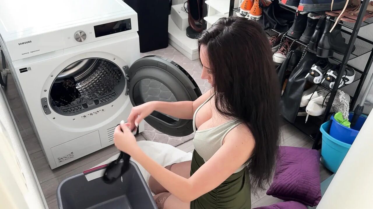 Stuck Step-Mom Says Only Cock Can Relax Her