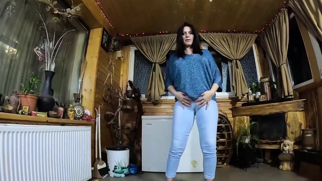 Cameltoe MILF Twerks in Jeans - Blowjob & Cum All Over My Puffy Jacket 334