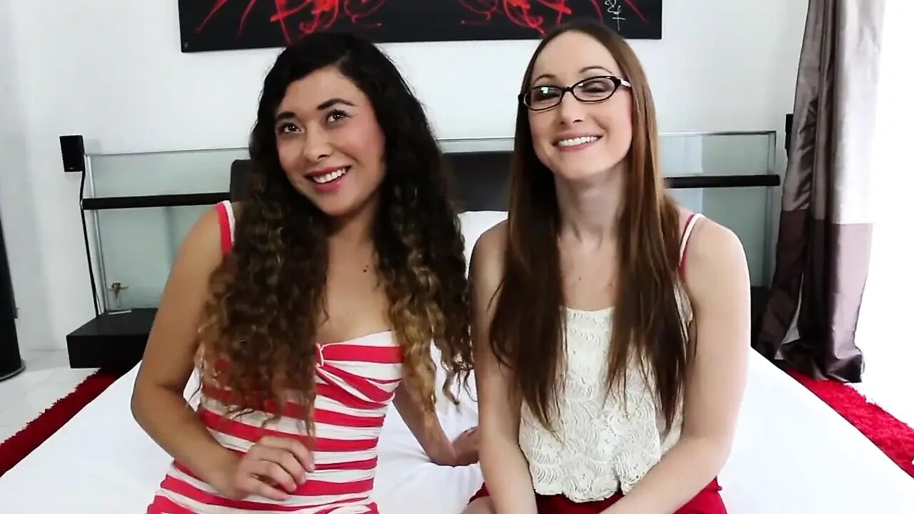 Young pretty lesbians pussy playing
