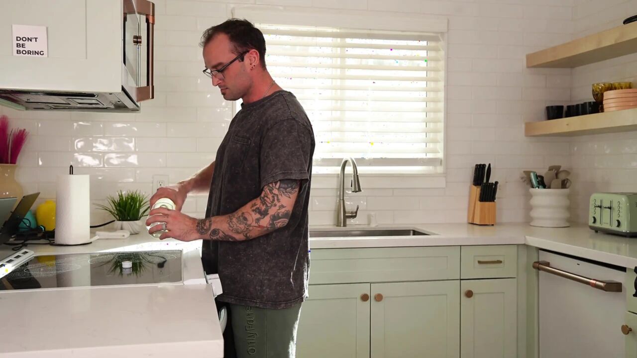 Pegging in Kitchen