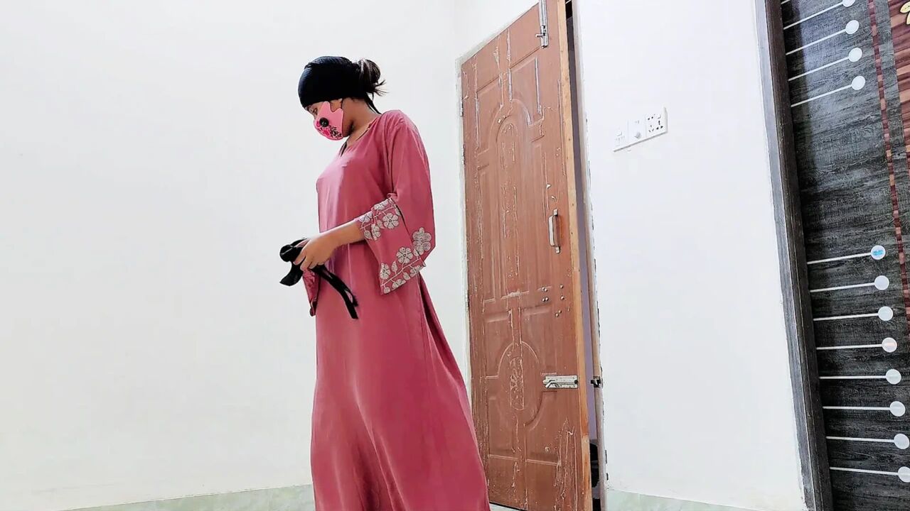 Hijabi stepmom share her sex desire with stepson in the bed Desi hot xxx