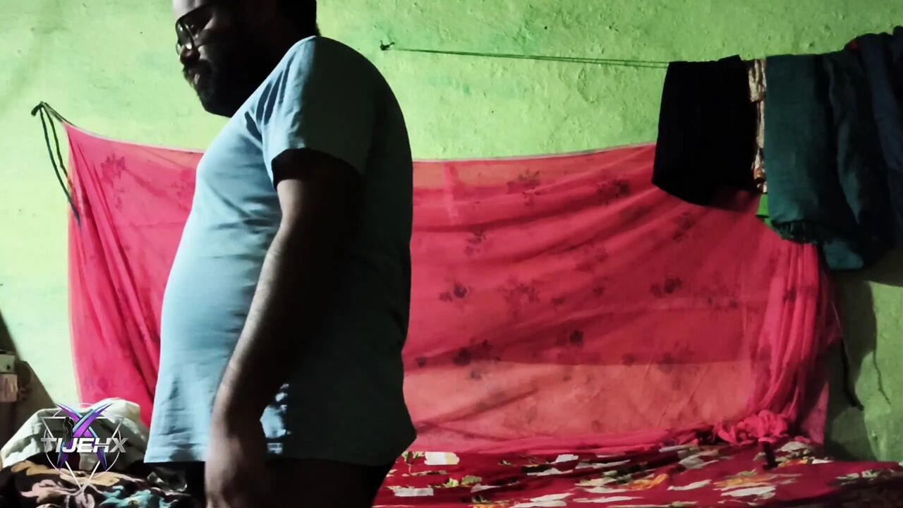 Indian Boy Fucking Sexy Hot Bhabi in Her Room