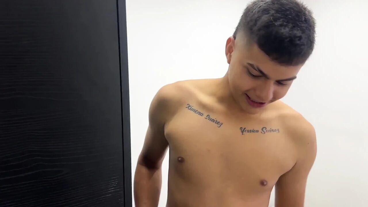 I Discover My Sexy Latina Stepsister Putting Her Fingers in Herself and I Get Horny Until I End up Putting My Whole Cock in Her.