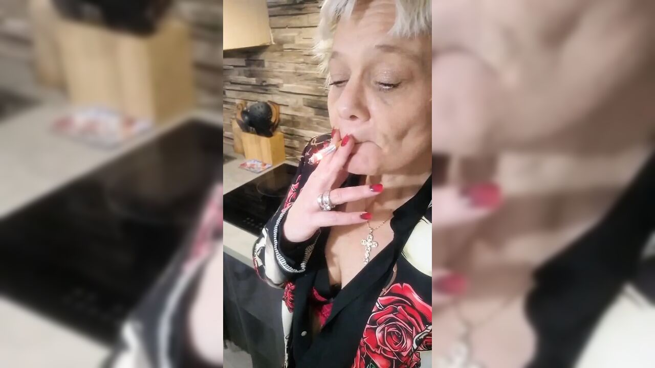 Hey You, Come Discover a Horny Mature MILF Who Loves Sex