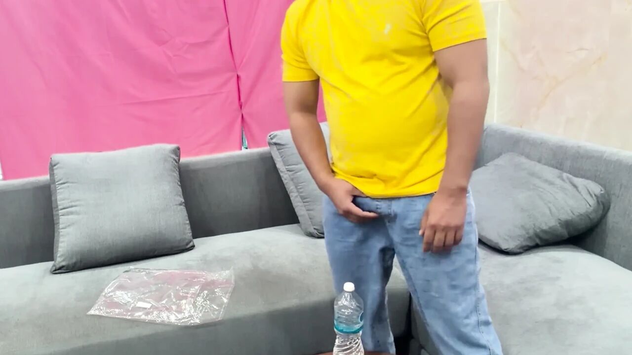 Khoobsurat Akeli Bhabhi Ne Choot Di....