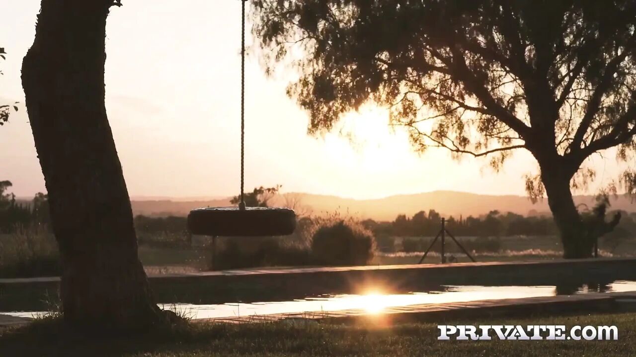 MILF Julia Pink really know how to suck a dick