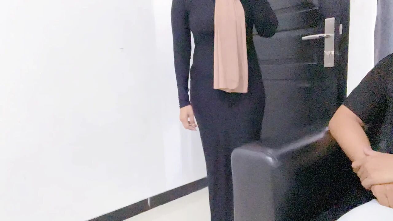 Seduced by my friend's sexy mom