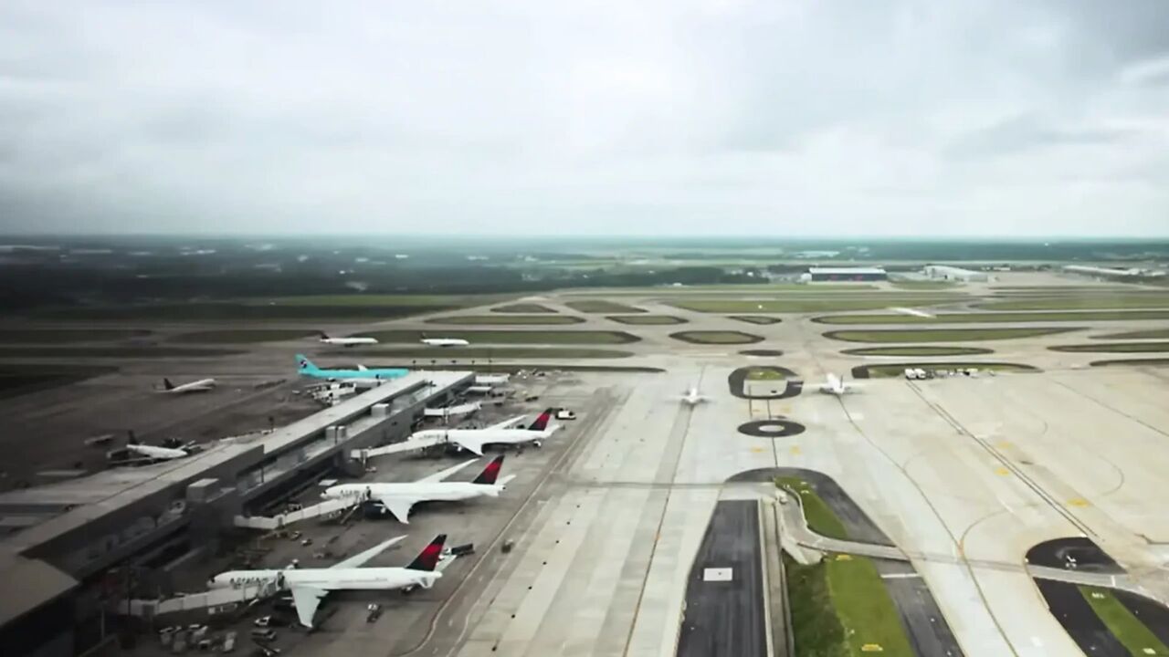 Fa Fiona Finally Gets King Cobra to Her Hotel Room