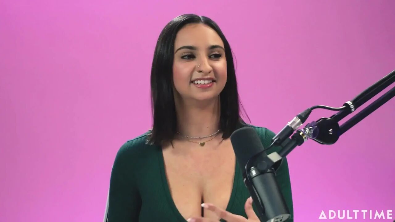 Hailey Rose: Tumblr, Swingers & the Cereal Incident | the Adult Time Podcast