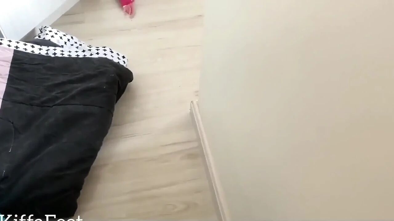 Goddess Kiffa's Perfect Feet Exibicionism and Foot Ignored