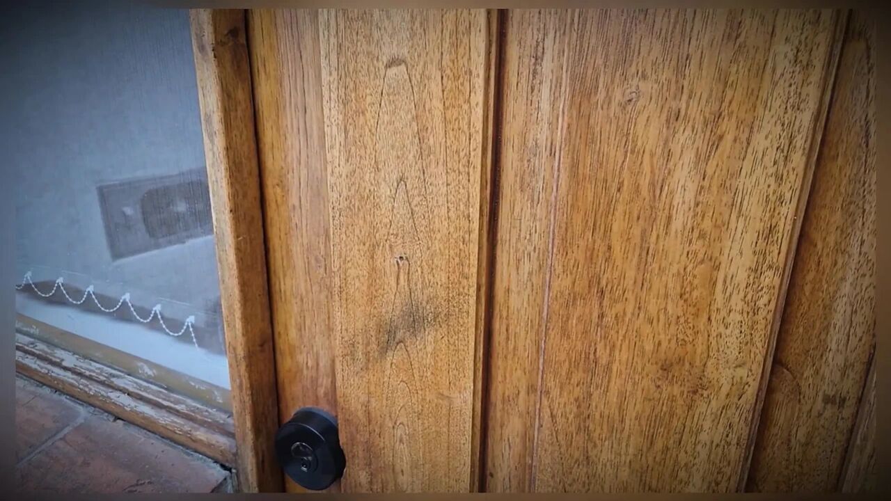 I Fuck My Neighbor Making Him Think I Needed His Help, He Fills My Ass with Milk