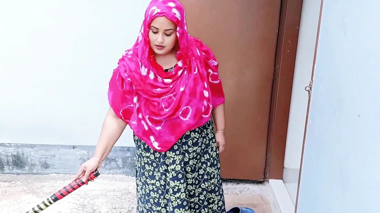 Morjenabb _Bengali wife is working very hard so I gave her some fucking fun. desi xxx