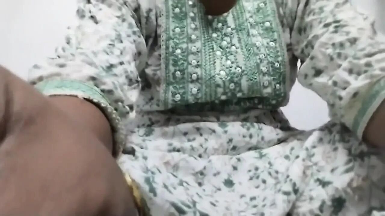 I've Shown Hand How I've Had Sex, See It All.