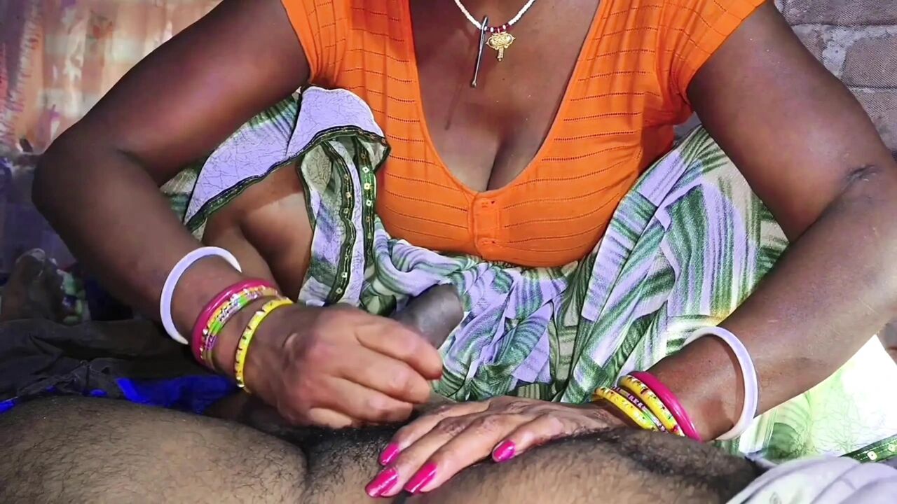 Suman bhabh.icute saree bhabhi gets naughty with her devar for rough and hard anal sex after ice massage on her back in Hindi
