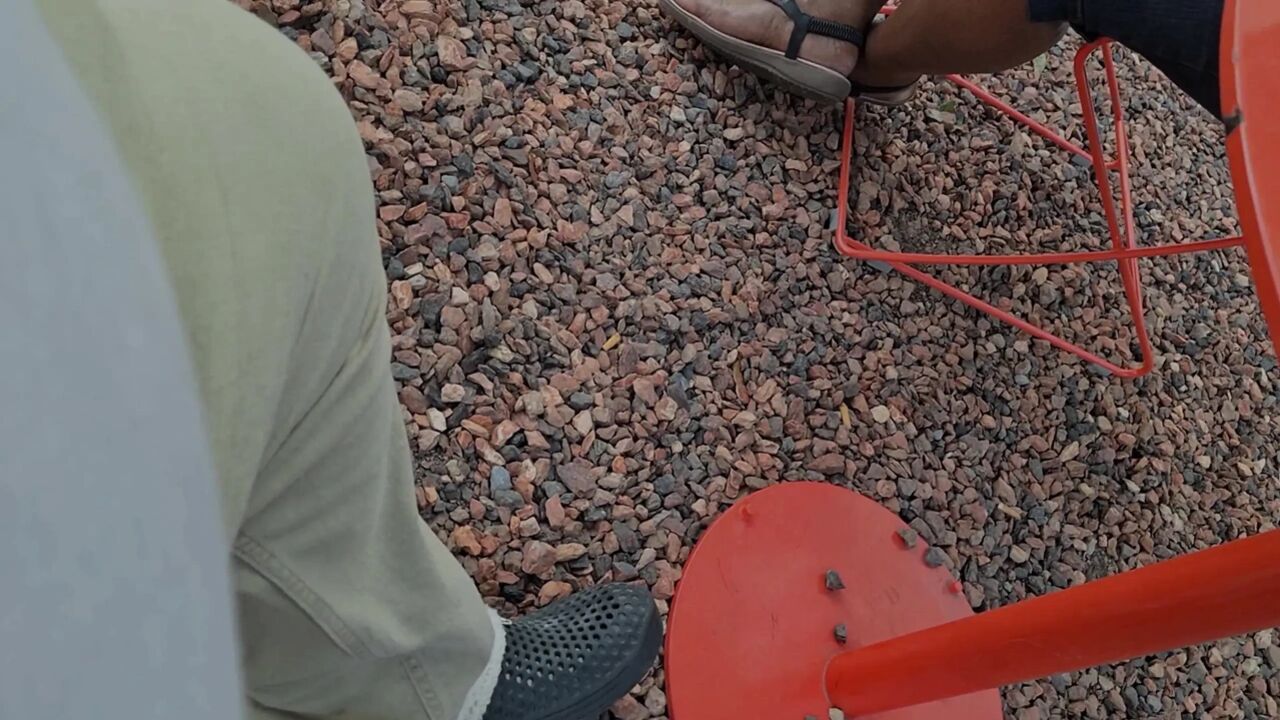 Thick Ebony Thighs N BBW Mature Feet with Plump Juicy Yellow Toes