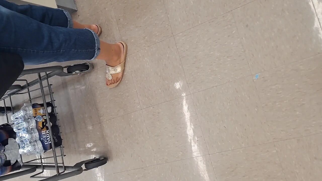 Morning Shopper Mature Honey Brown Feet