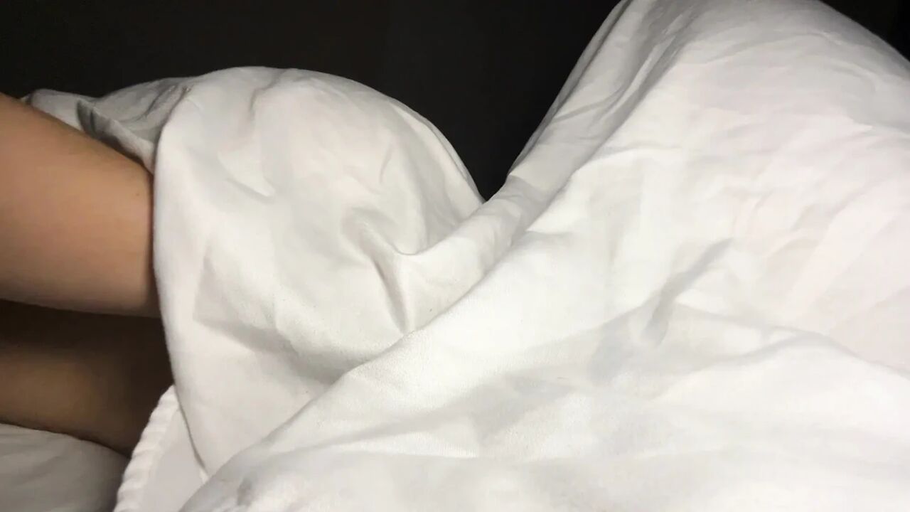 my roommate's always calls me to go to bed with her, and I already know why - ASSJOB