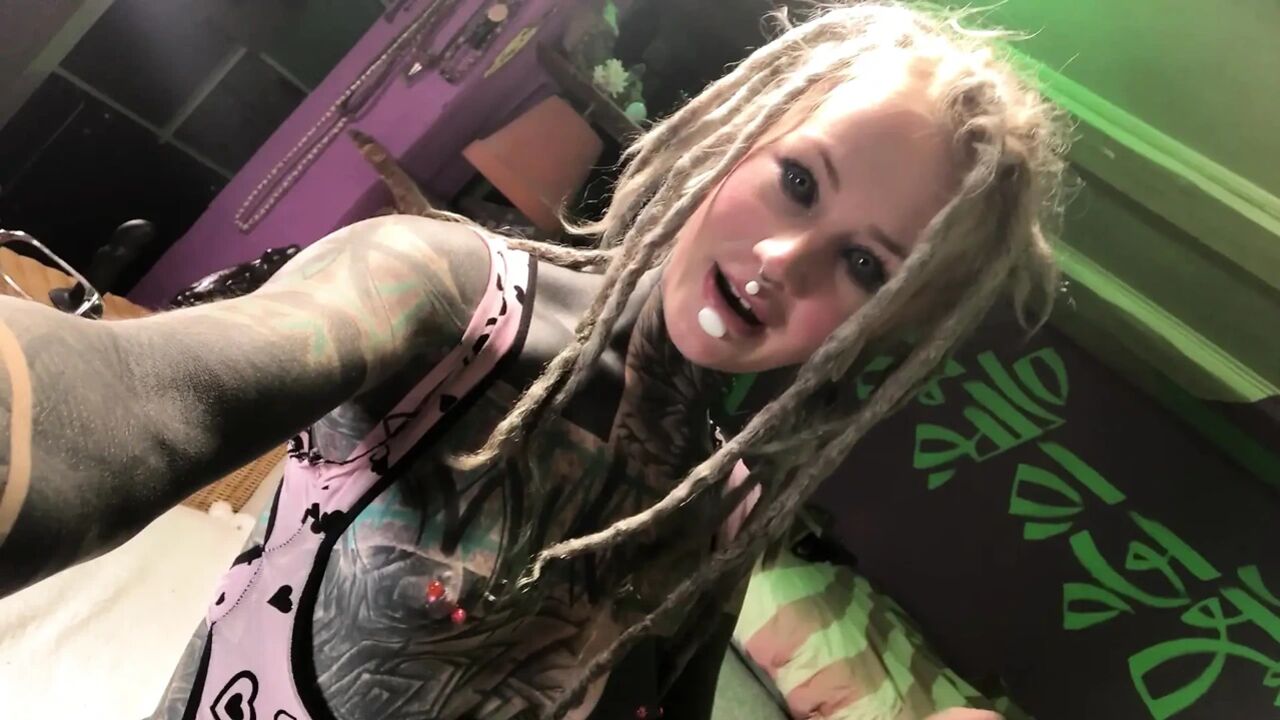 Horny Alternative Tattooed Girl Shows Her Sex Toys With Ass Plug In