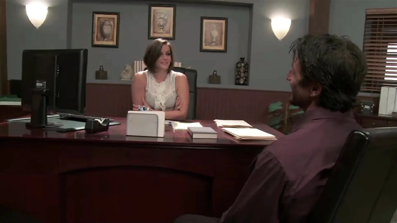 Big ass secretary in nylons likes to suck Tommy's Gunn cock