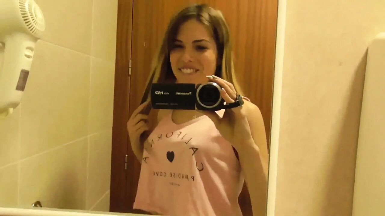Macarena Lewis makes me cum twice when I wake up