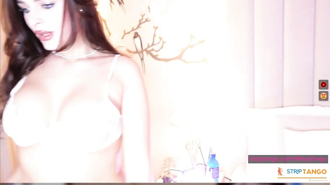 MissyFoxyy Looks Beautiful From Every Angle
